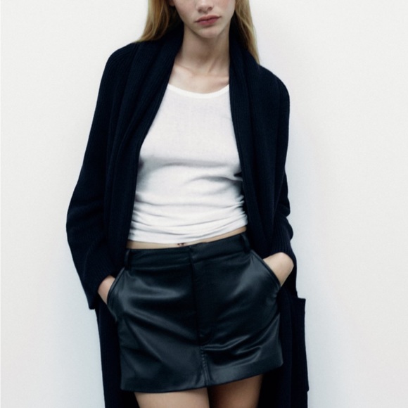 ZARA faux leather shorts 🩳 on SALE WITH TAG - Picture 2 of 9